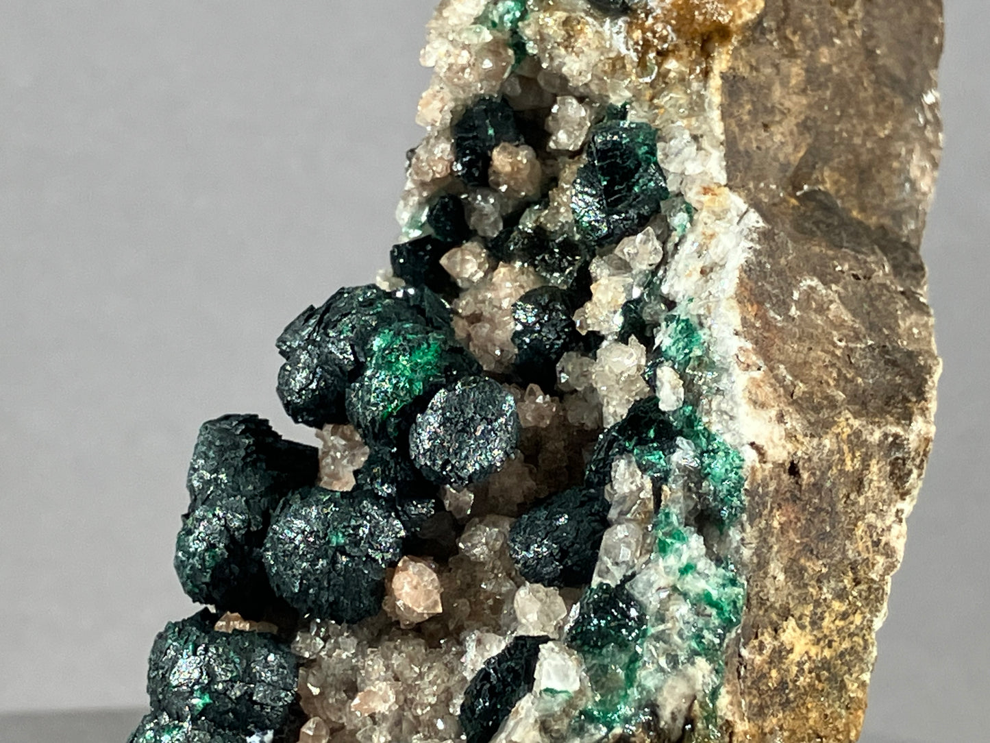 Malachit/Quarz - Kambove/Kongo ca. 8x6,5cm