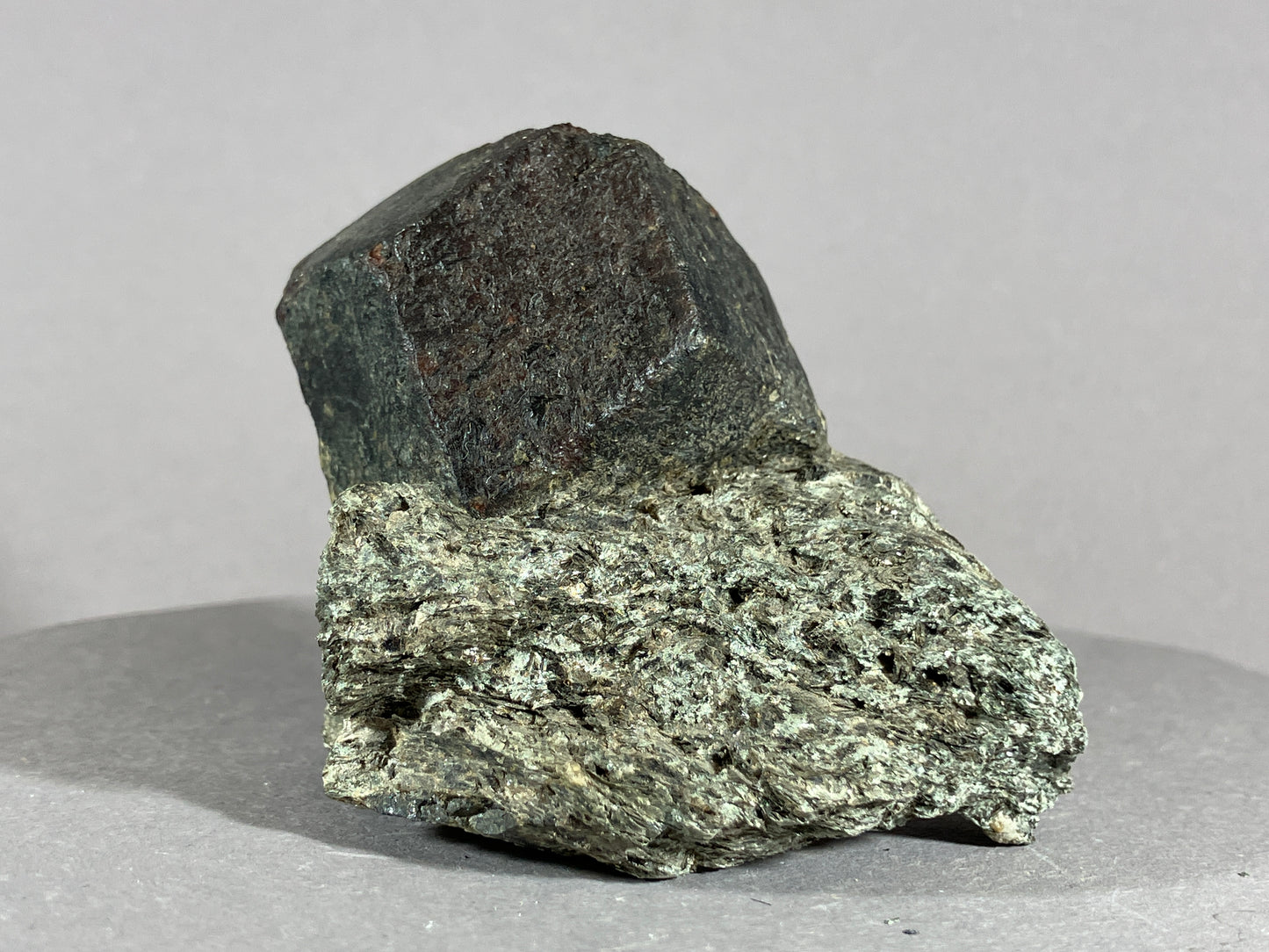 Granat - Ötztal/Tirol ca. 8x6cm