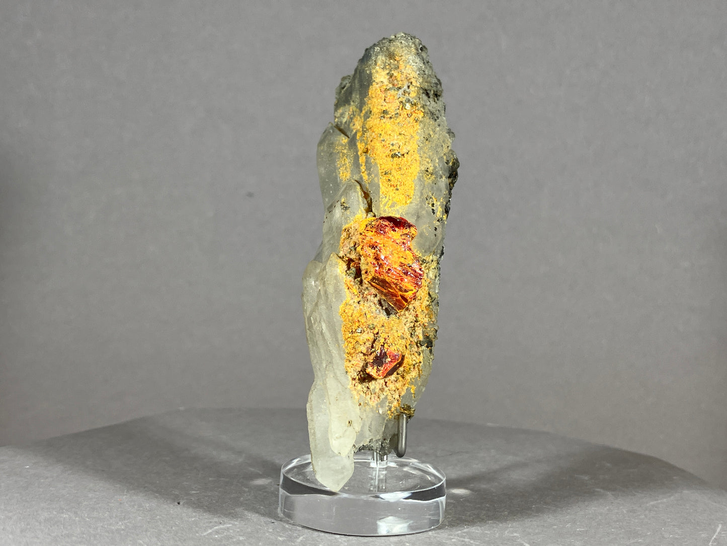 Realgar/Bergkristall - Baja Sprie/Rumänien ca. 9x3cm