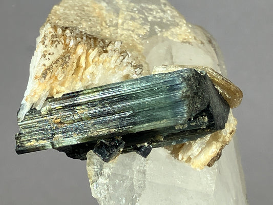 Turmalin/Quarz - Brasilien ca. 7x5cm