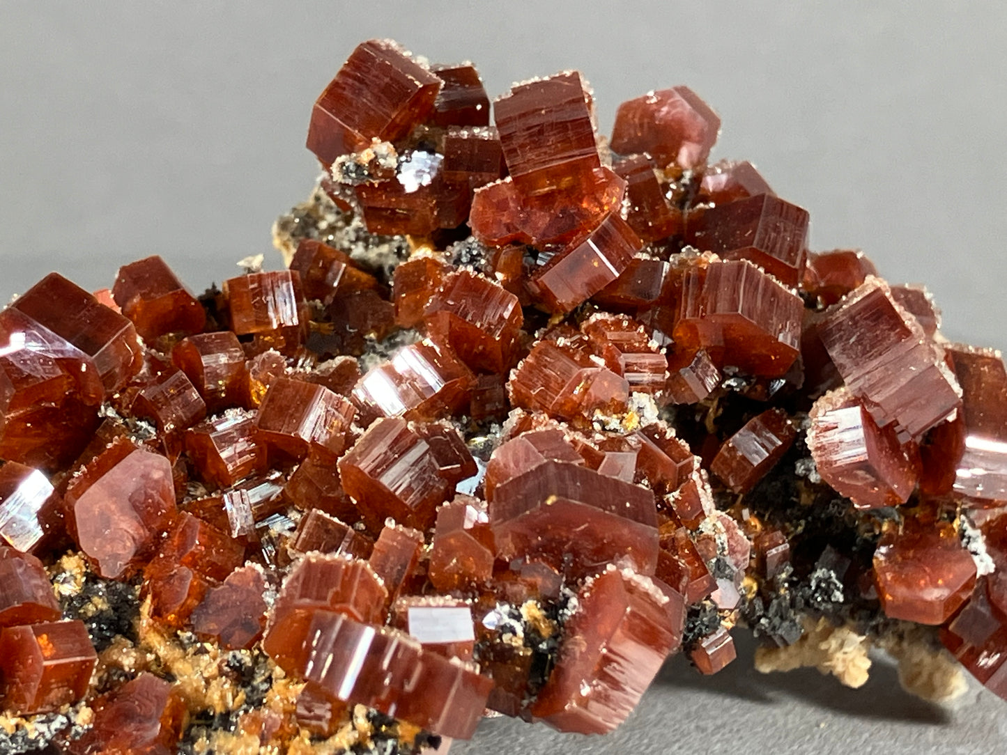 Vanadinit - Mibladen ca. 7x4cm