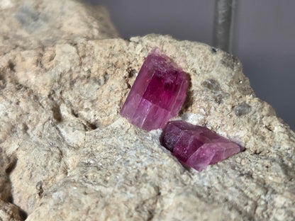 Roter Beryll - Utah/USA ca. 5,4x2,7cm