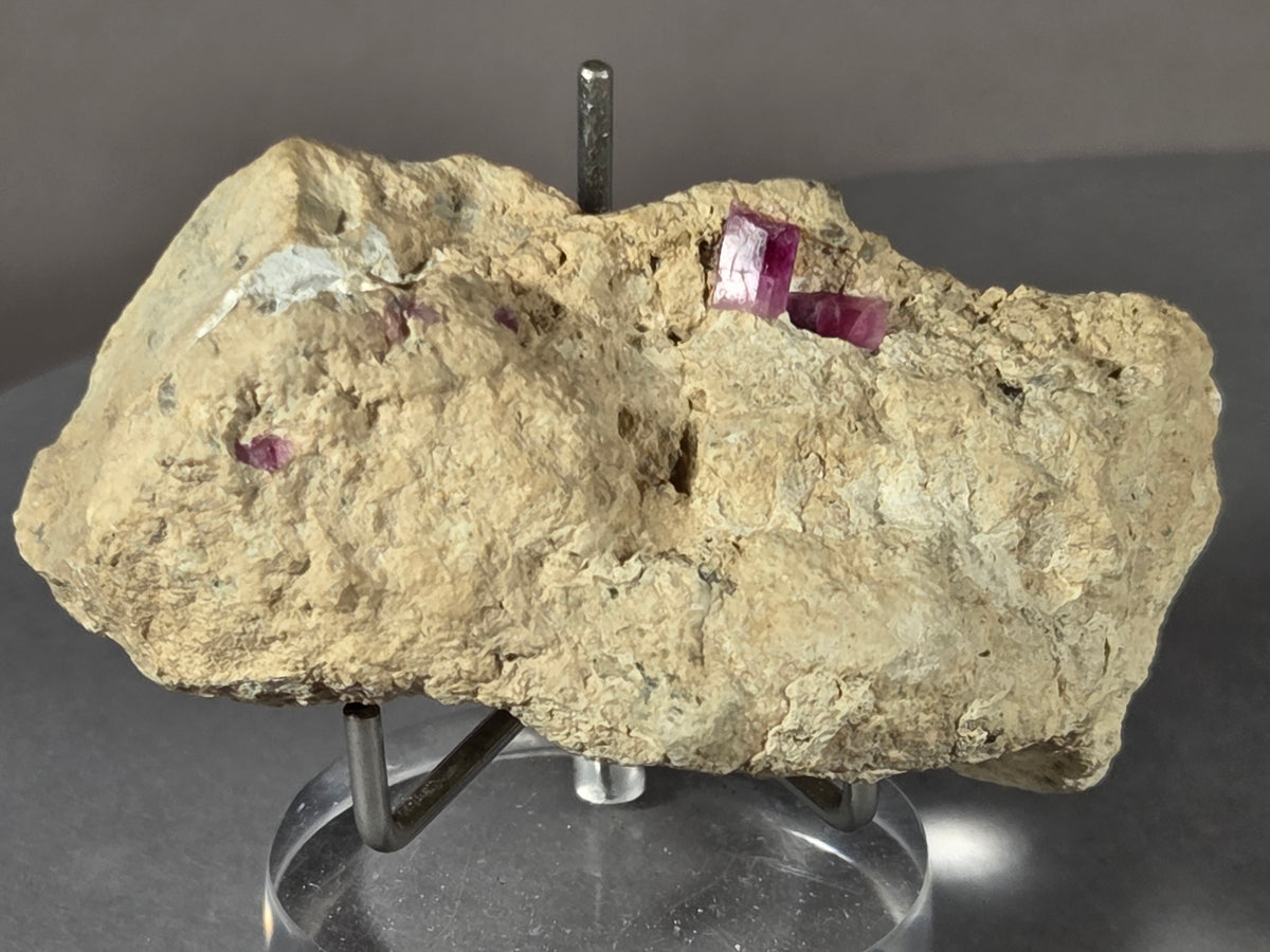 Roter Beryll - Utah/USA ca. 5,4x2,7cm
