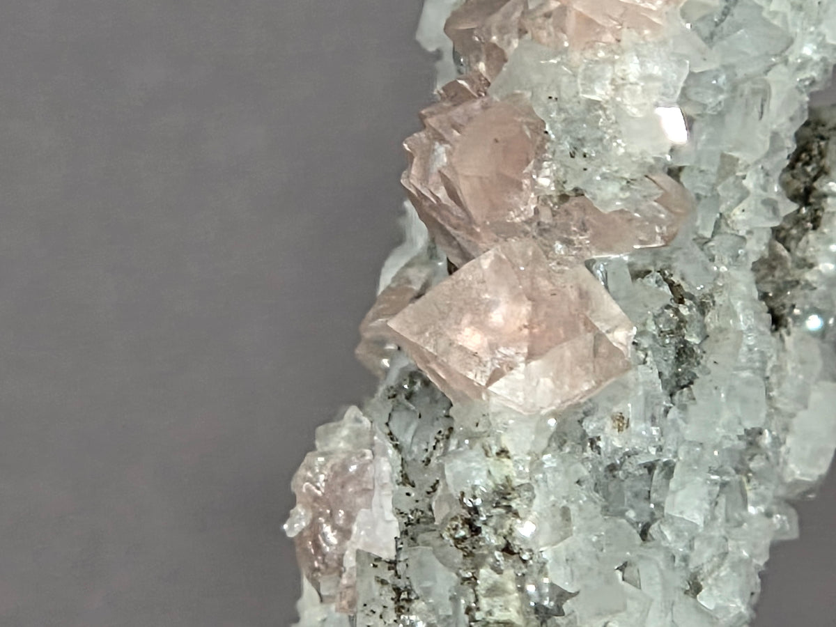 rosa Fluorit/Adular - Göschen/Schweiz ca. 5x5cm