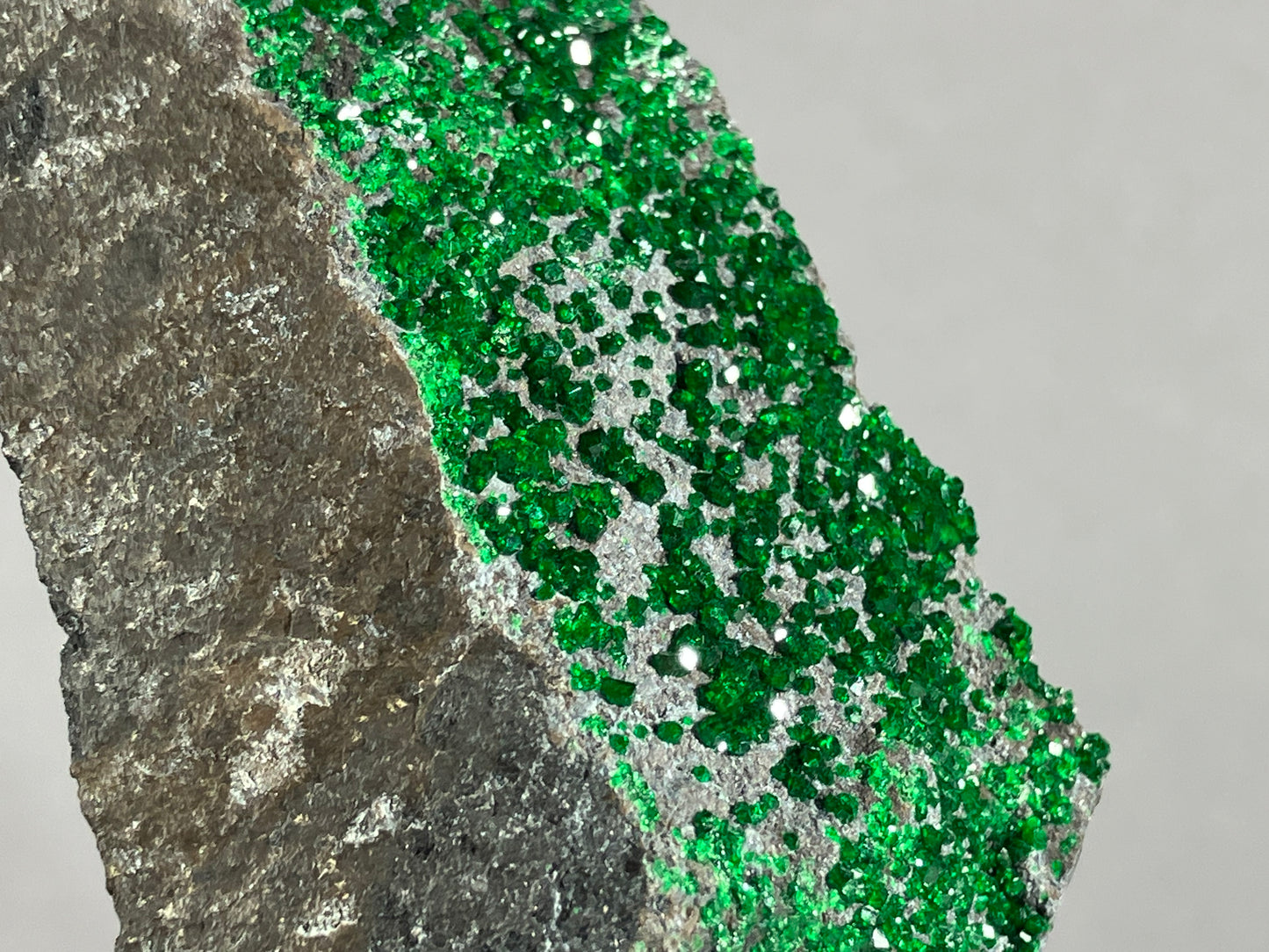 Uwarowit - Saranowskoje/Russland ca. 6,5x3,5cm
