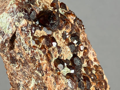 Hessonit - Aostatal/Italien ca. 8x4,5cm