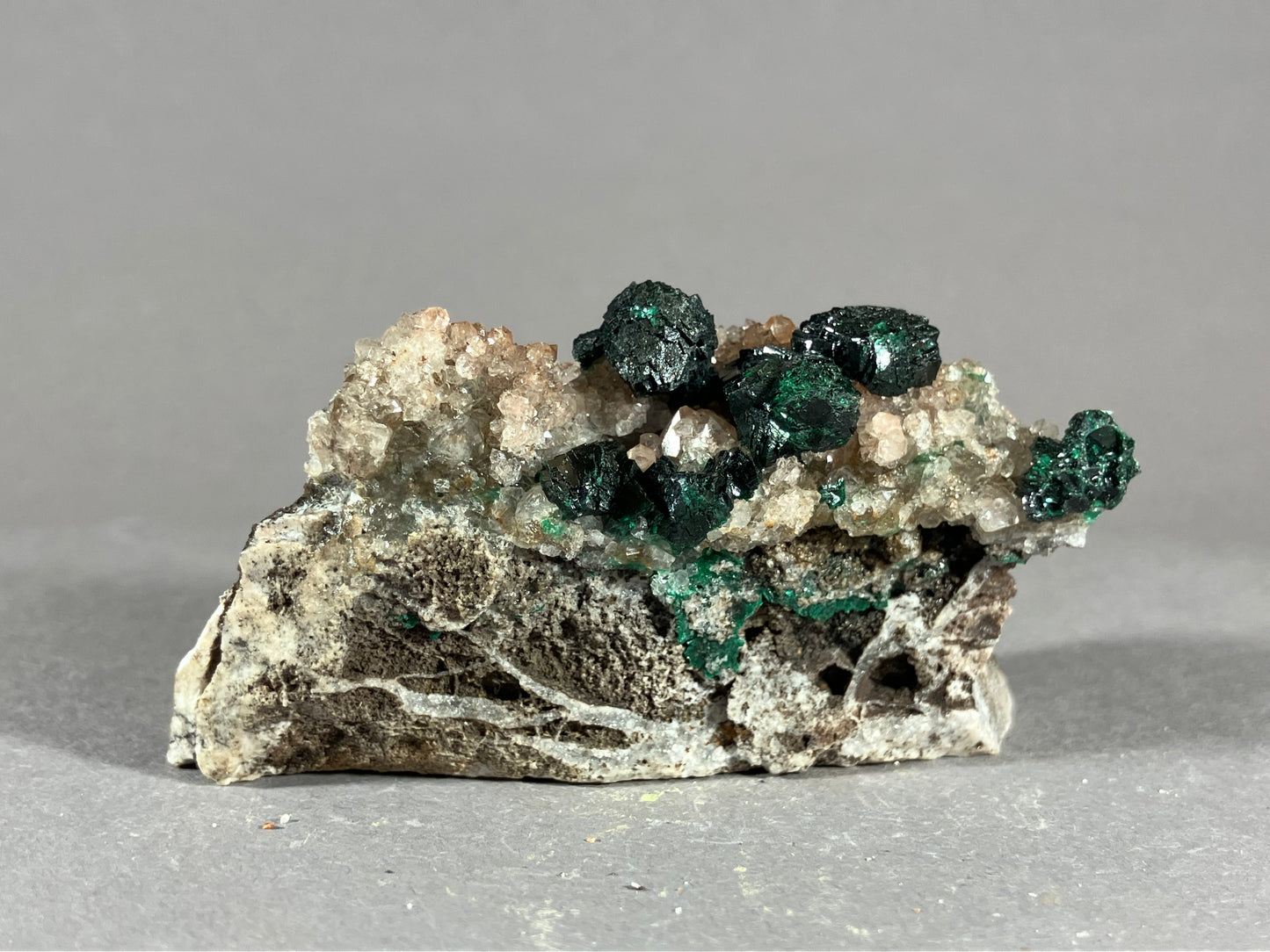 Malachit/Quarz - Kambove/Kongo ca. 6x3,2cm