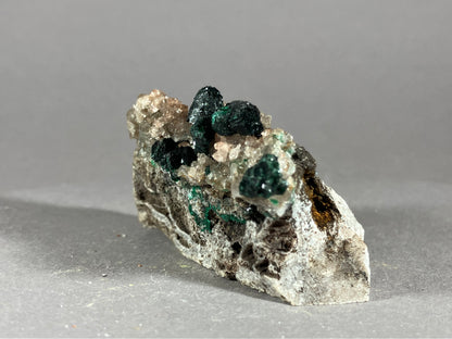Malachit/Quarz - Kambove/Kongo ca. 6x3,2cm