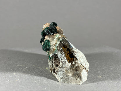 Malachit/Quarz - Kambove/Kongo ca. 6x3,2cm