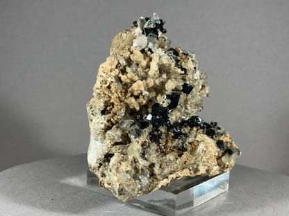 Ilvait/Hedenbergit/Calcit - Dálnegorsk/Russland ca. 9x8cm