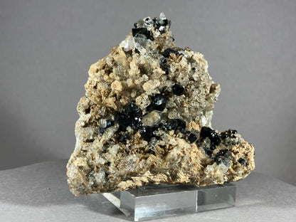 Ilvait/Hedenbergit/Calcit - Dálnegorsk/Russland ca. 9x8cm