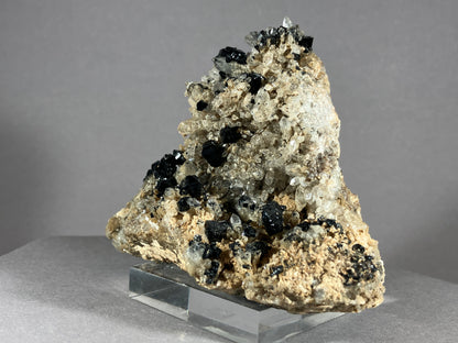 Ilvait/Hedenbergit/Calcit - Dálnegorsk/Russland ca. 9x8cm