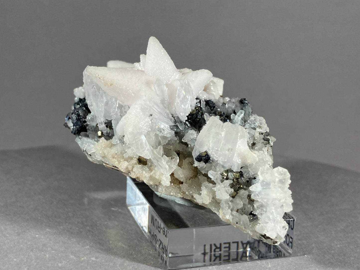 Calcit/Quarz/Sphalerit - Baia Mare/Rumänien ca. 6,5x4cm