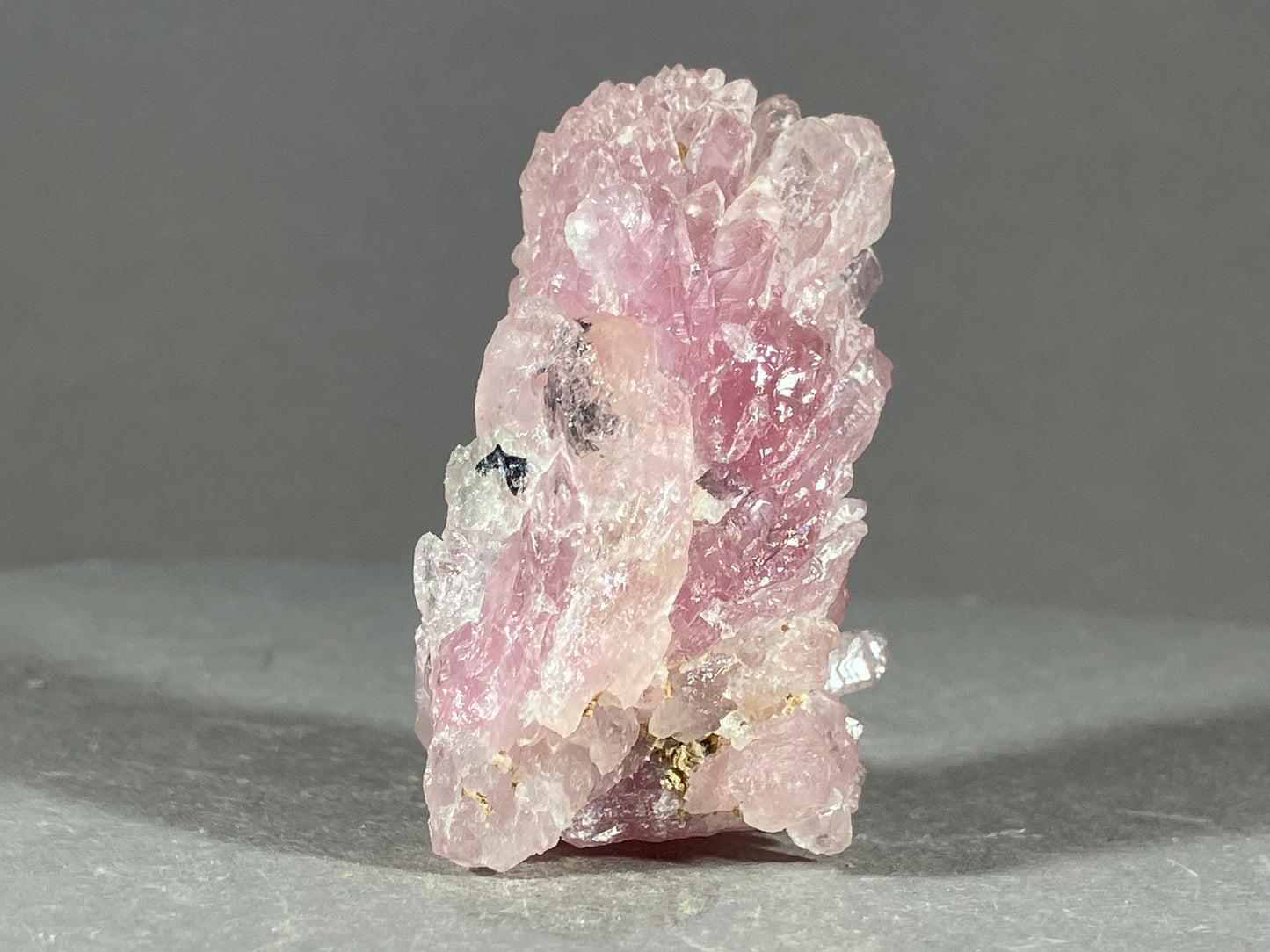 Rosenquarz - Minas Gerais/Brasilien ca. 4,5x2,5cm