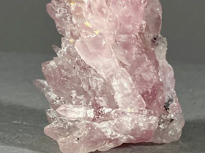 Rosenquarz - Minas Gerais/Brasilien ca. 4,5x2,5cm