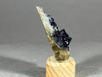 Fluorit - Chifeng/China ca. 3x1,5cm