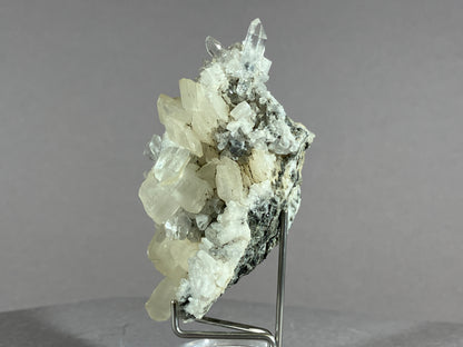 Bergkristall/Calcit - Pfunds/Tirol ca. 7x5cm