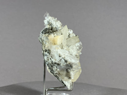Bergkristall/Calcit - Pfunds/Tirol ca. 7x5cm