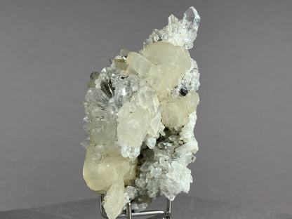 Bergkristall/Calcit - Pfunds/Tirol ca. 7x5cm