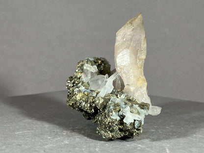 Amethyst/Pyrit - Siebenbürgen/Rumänien ca. 5x4,5cm