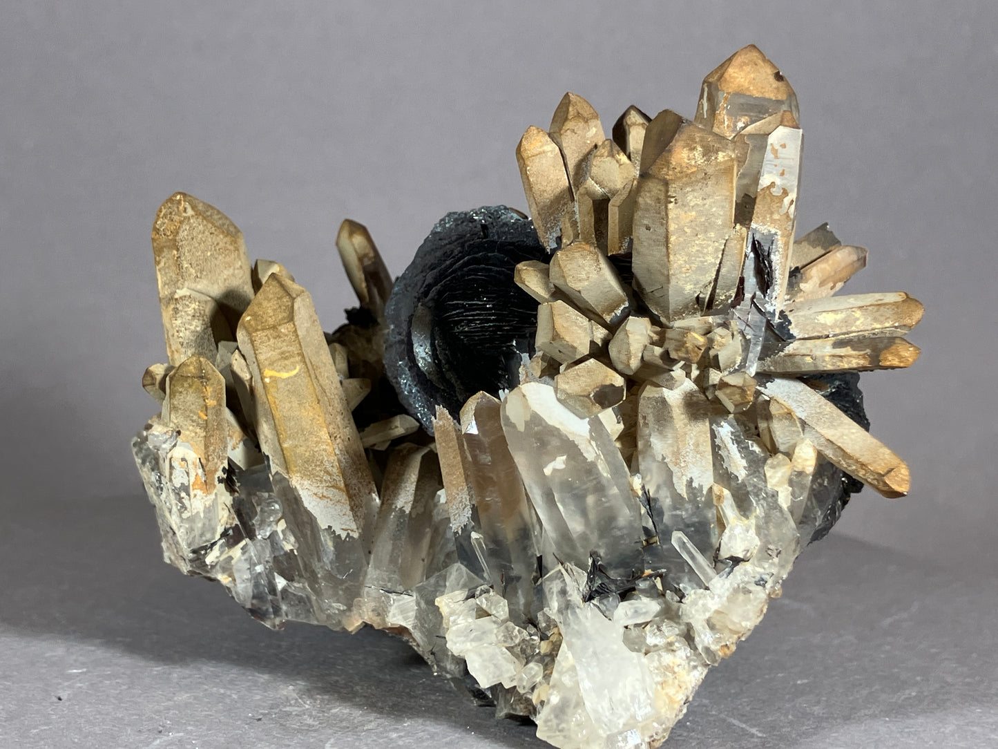 Hämatit/Bergkristall - Jinlong/China ca. 8x6,5cm