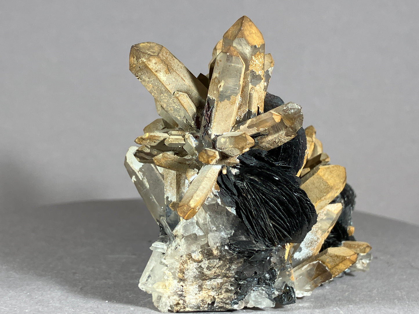 Hämatit/Bergkristall - Jinlong/China ca. 8x6,5cm