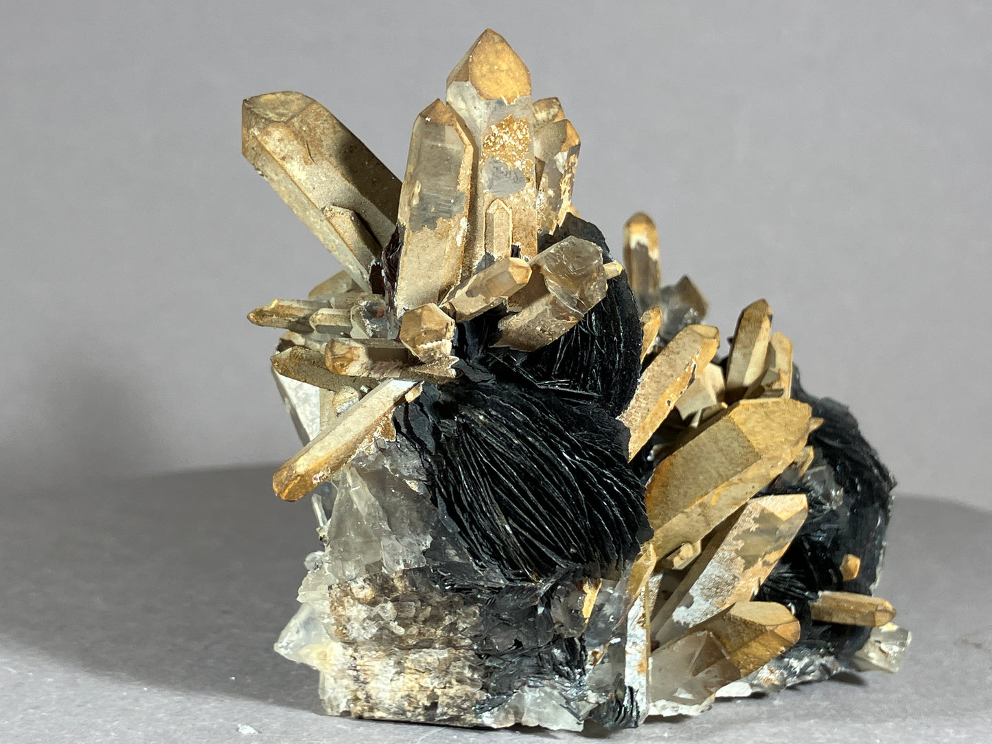 Hämatit/Bergkristall - Jinlong/China ca. 8x6,5cm