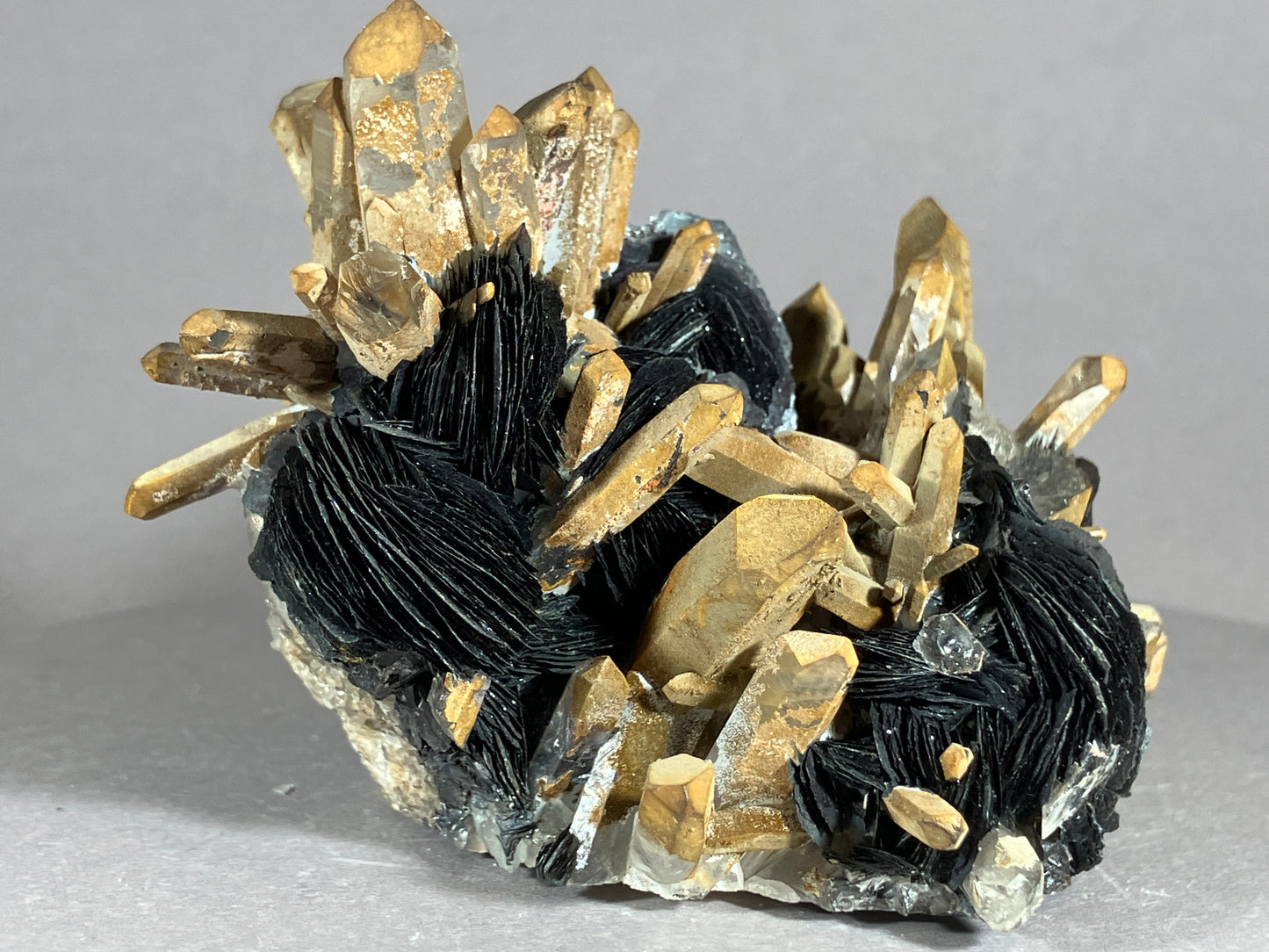 Hämatit/Bergkristall - Jinlong/China ca. 8x6,5cm