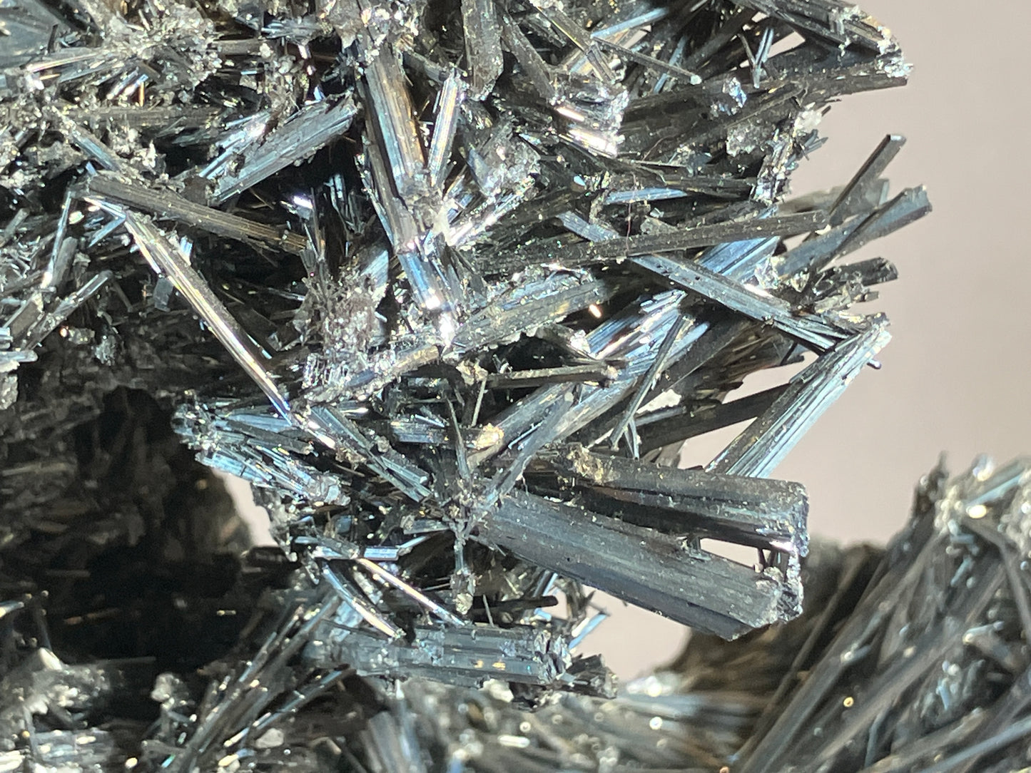 Antimonit/Stibnit - Hunan/China ca. 25x20cm