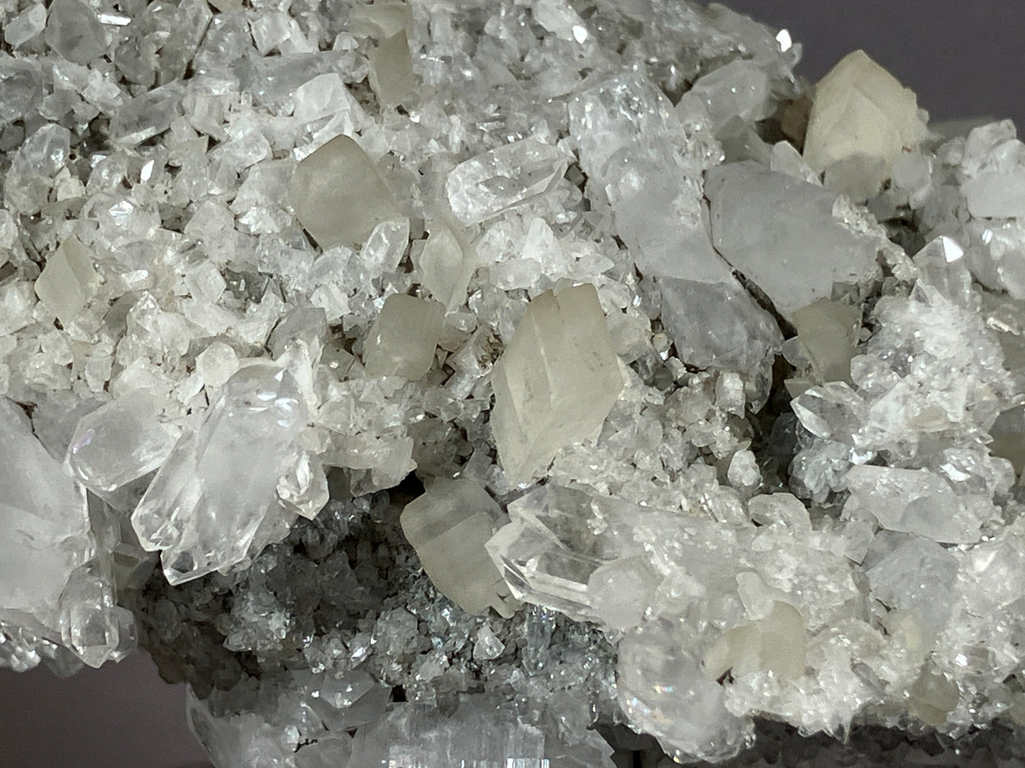 Bergkristall/Calcit - Pfunds/Tirol ca. 12x7cm