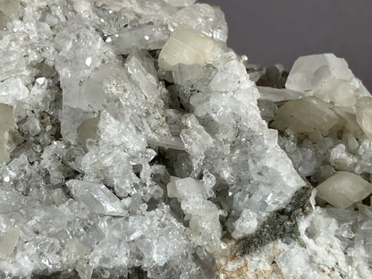 Bergkristall/Calcit - Pfunds/Tirol ca. 12x7cm