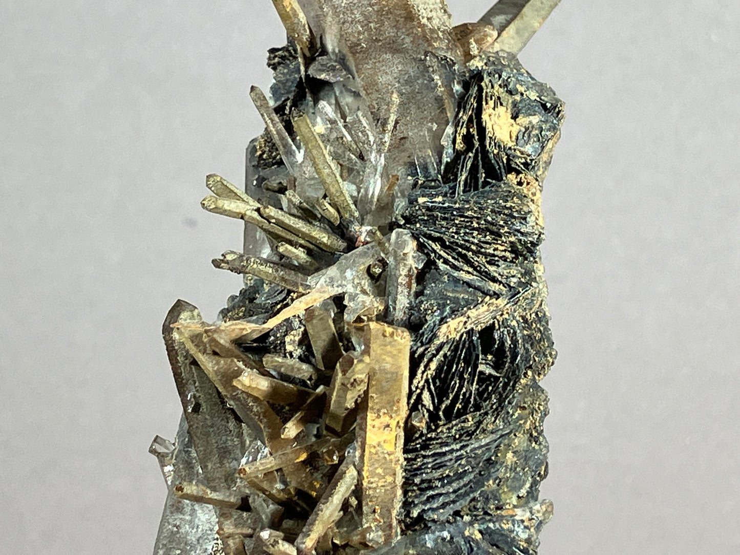 Hämatit/Bergkristall - Jinlong/China ca. 11x5cm
