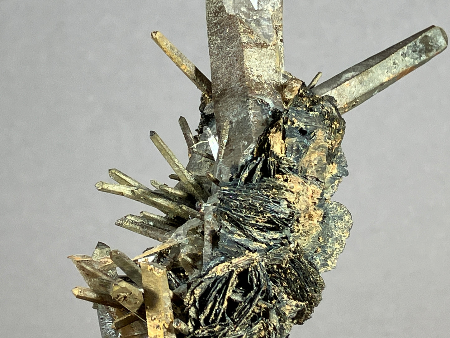 Hämatit/Bergkristall - Jinlong/China ca. 11x5cm