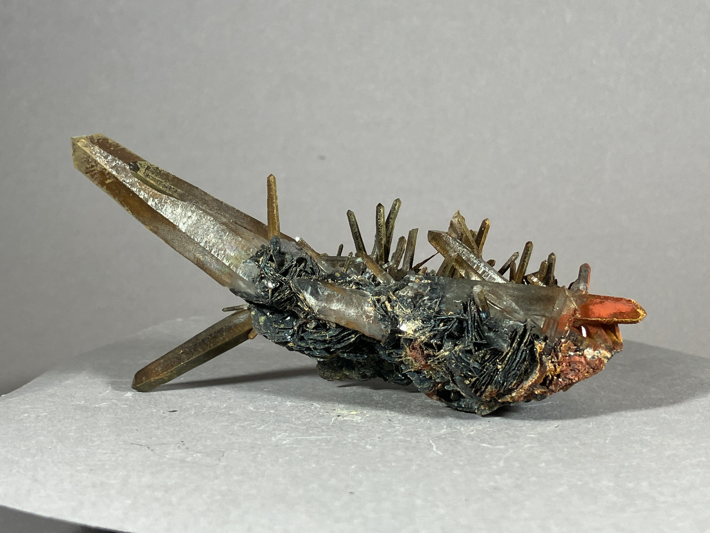 Hämatit/Bergkristall - Jinlong/China ca. 11x5cm