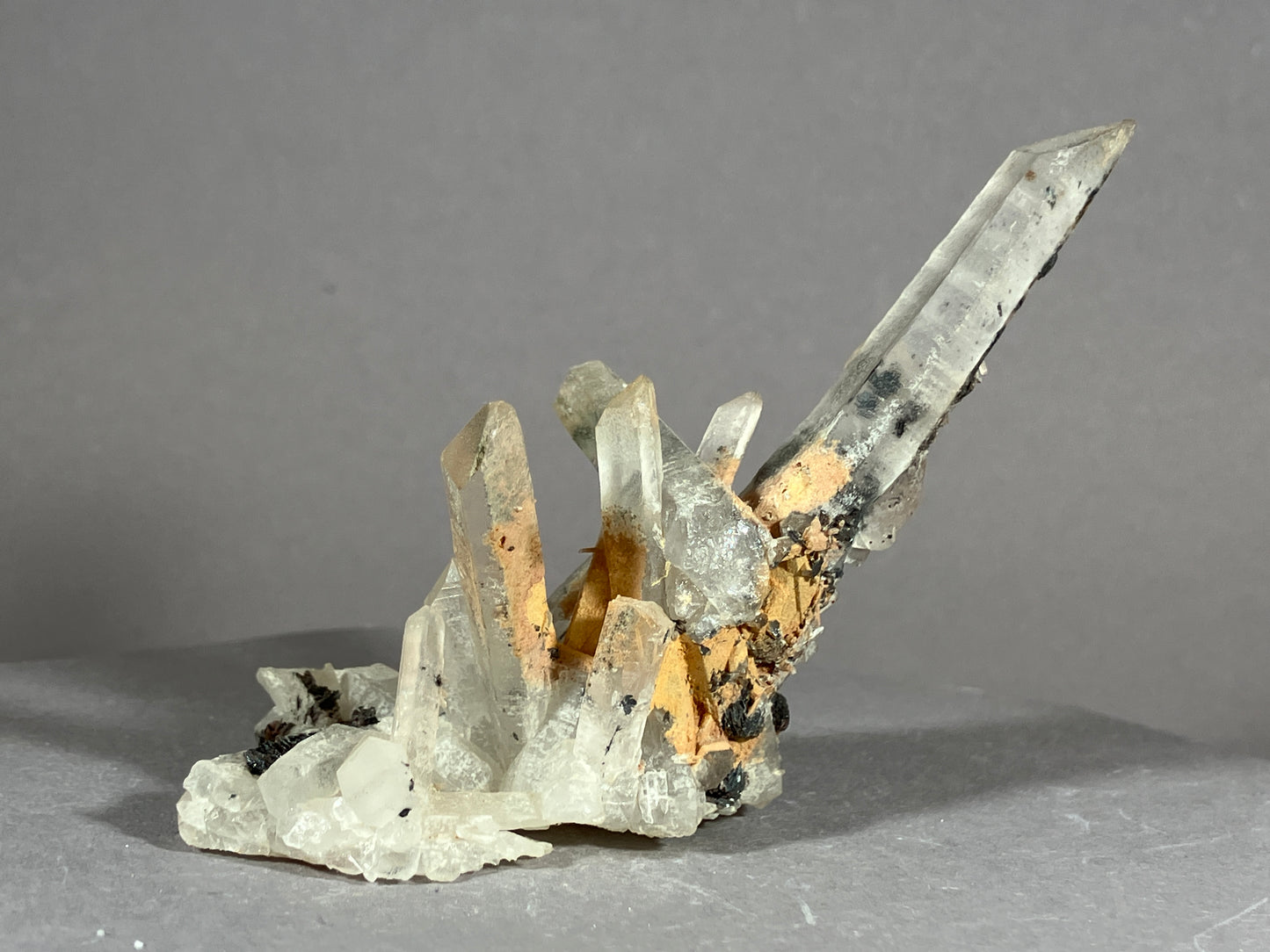 Hämatit/Bergkristall - Jinlong/China ca. 8x5,5cm