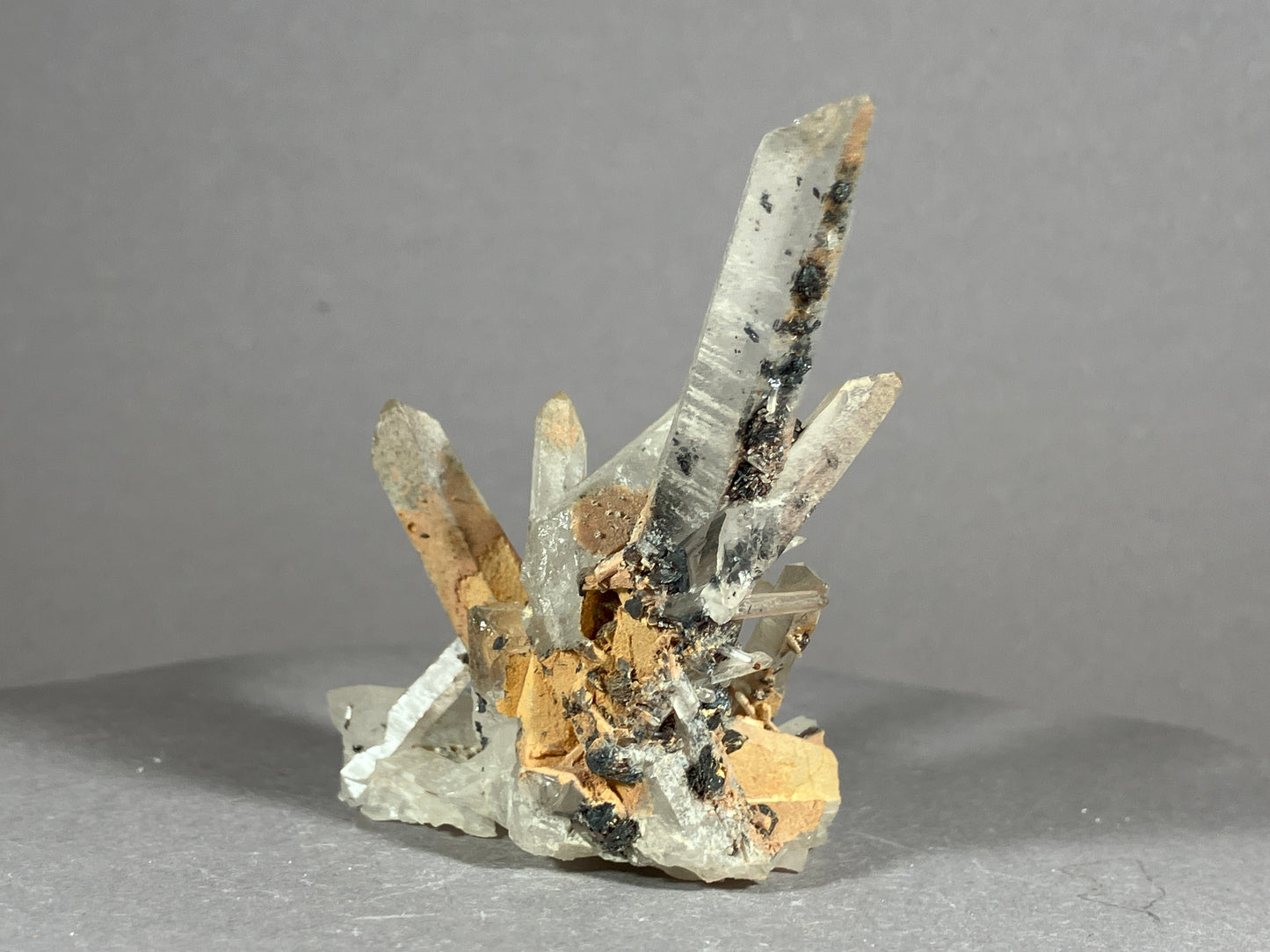 Hämatit/Bergkristall - Jinlong/China ca. 8x5,5cm