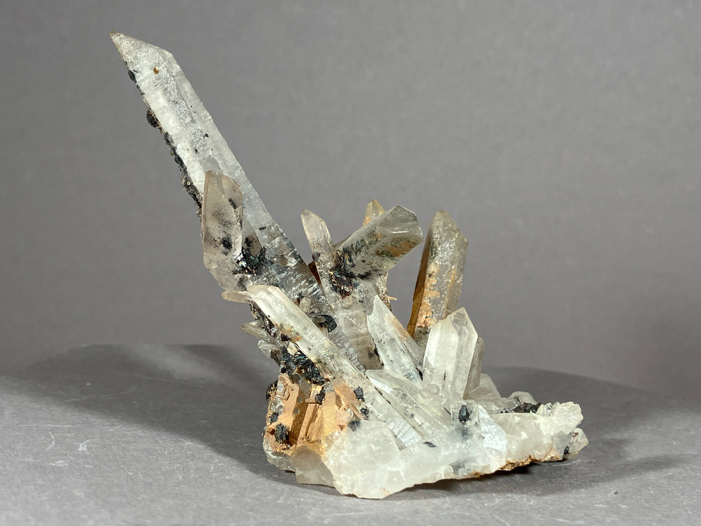 Hämatit/Bergkristall - Jinlong/China ca. 8x5,5cm