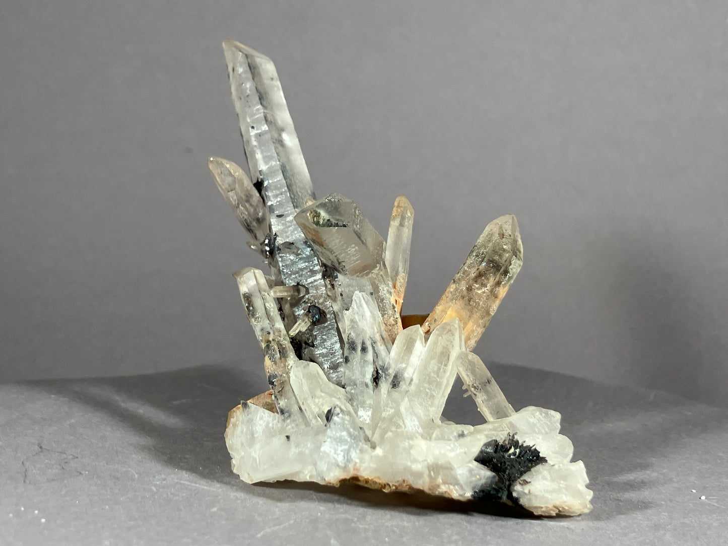 Hämatit/Bergkristall - Jinlong/China ca. 8x5,5cm