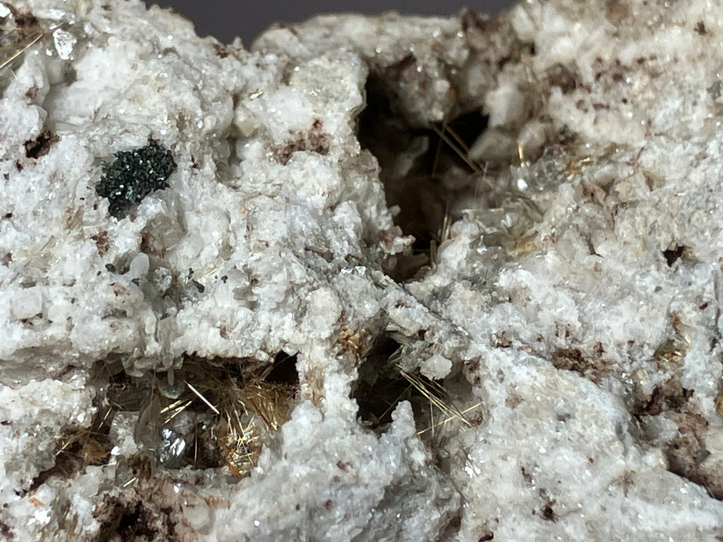 Rutil - Floitengrund/Zillertal ca. 9x5cm