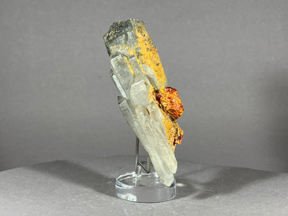Realgar/Bergkristall - Baja Sprie/Rumänien ca. 9x3cm