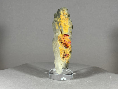 Realgar/Bergkristall - Baja Sprie/Rumänien ca. 9x3cm