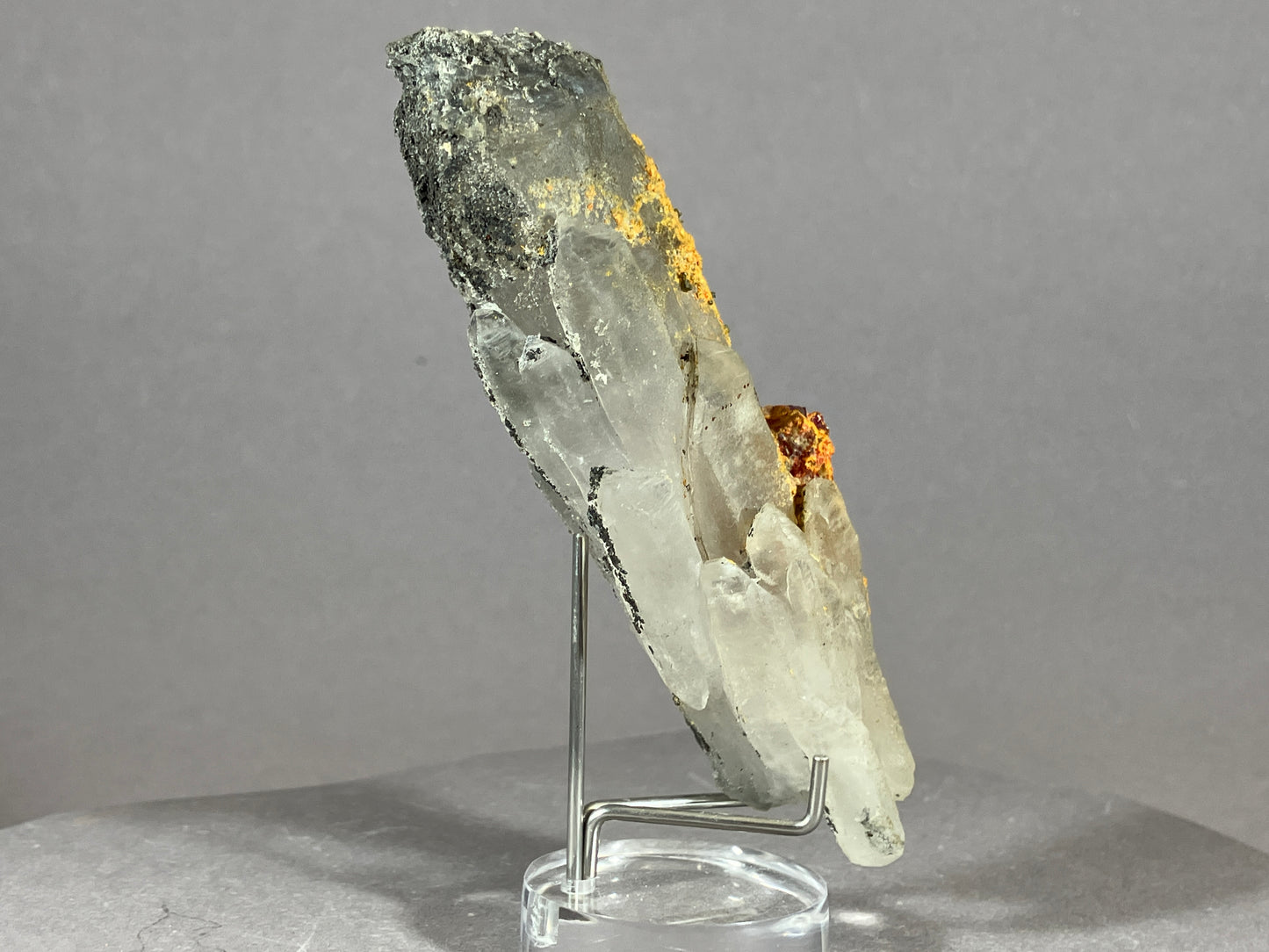 Realgar/Bergkristall - Baja Sprie/Rumänien ca. 9x3cm