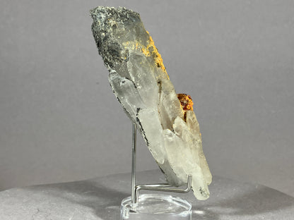 Realgar/Bergkristall - Baja Sprie/Rumänien ca. 9x3cm