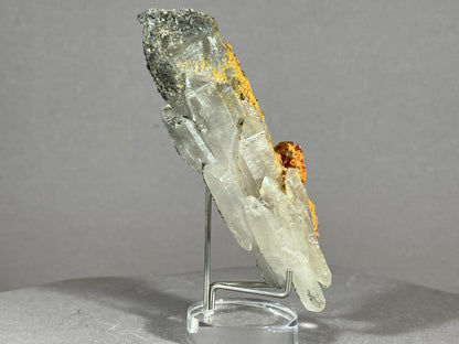 Realgar/Bergkristall - Baja Sprie/Rumänien ca. 9x3cm