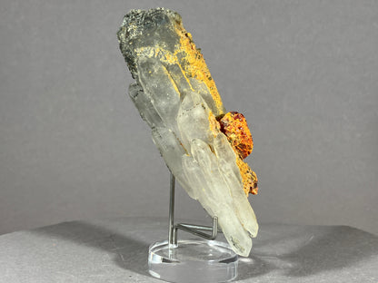 Realgar/Bergkristall - Baja Sprie/Rumänien ca. 9x3cm