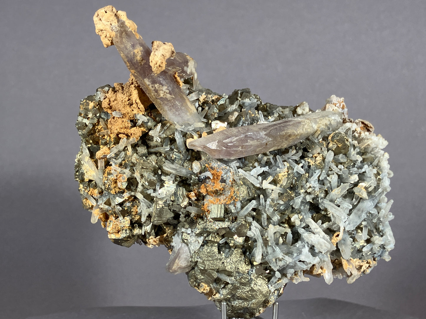 Amethyst/Pyrit/Nadelquarz - Siebenbürgen/Rumänien ca. 10x7,5cm
