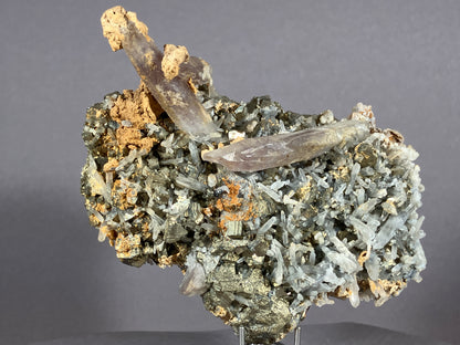 Amethyst/Pyrit/Nadelquarz - Siebenbürgen/Rumänien ca. 10x7,5cm