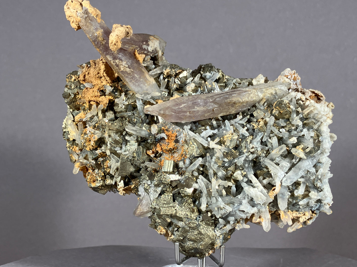 Amethyst/Pyrit/Nadelquarz - Siebenbürgen/Rumänien ca. 10x7,5cm