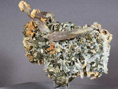 Amethyst/Pyrit/Nadelquarz - Siebenbürgen/Rumänien ca. 10x7,5cm