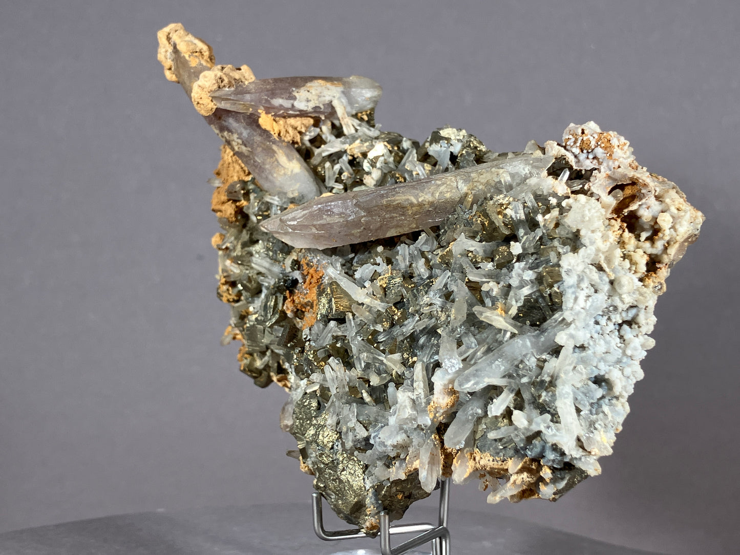 Amethyst/Pyrit/Nadelquarz - Siebenbürgen/Rumänien ca. 10x7,5cm
